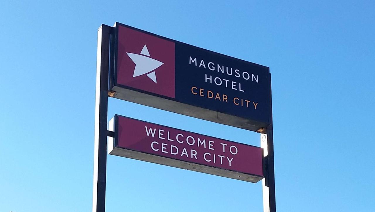 Magnuson Cedar Motel 2*